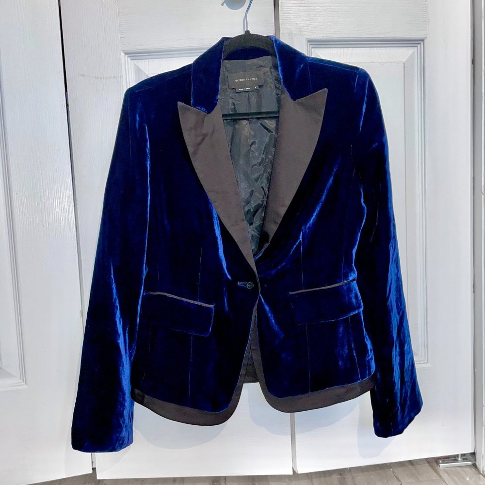 VTG BCBG MaxAzria Blue Velvet Tuxedo Jacket Blazer